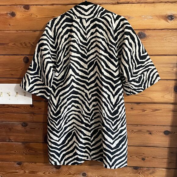 Trina Turk Zebra Cacoon Jacket size 6 - Picture 2 of 7